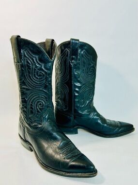 Vintage Capezio Boots Black Leather Western Cowboy Boots, 1” heel, size 8D